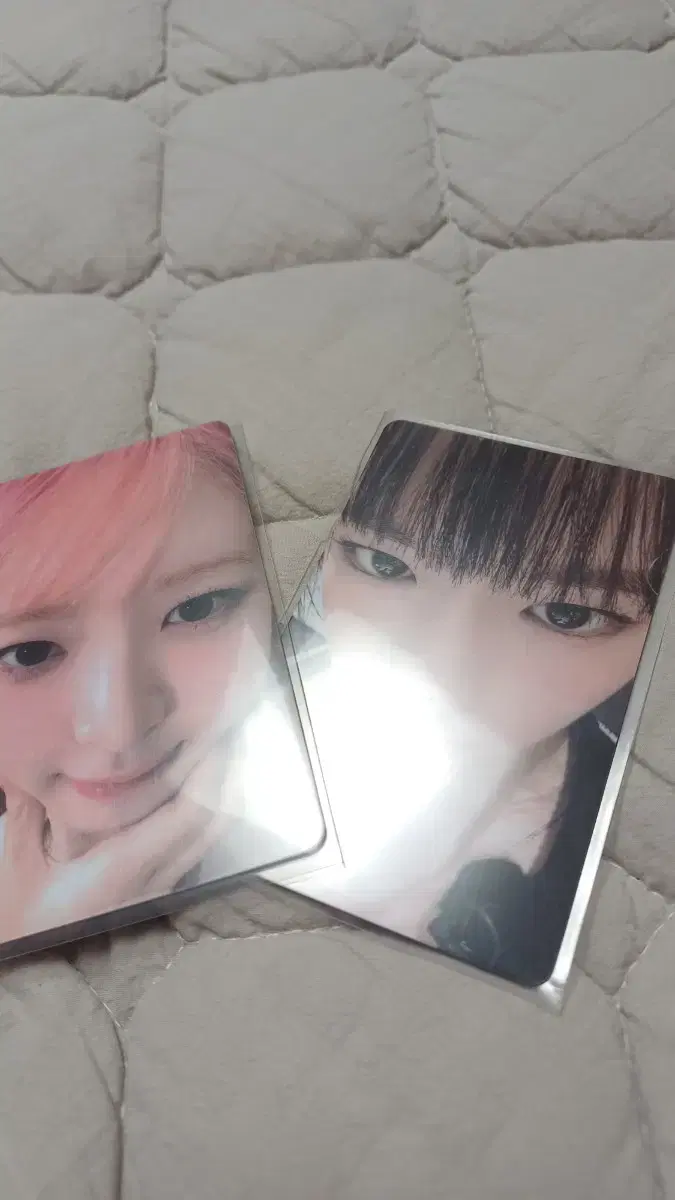 Ive Yujin, lay with muu ld @yujin photocard sells