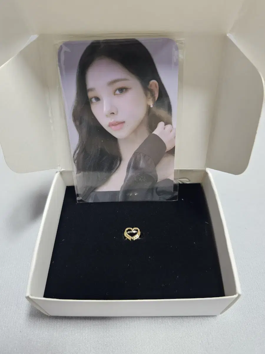 Includes aespa earcuffs karina photocard 