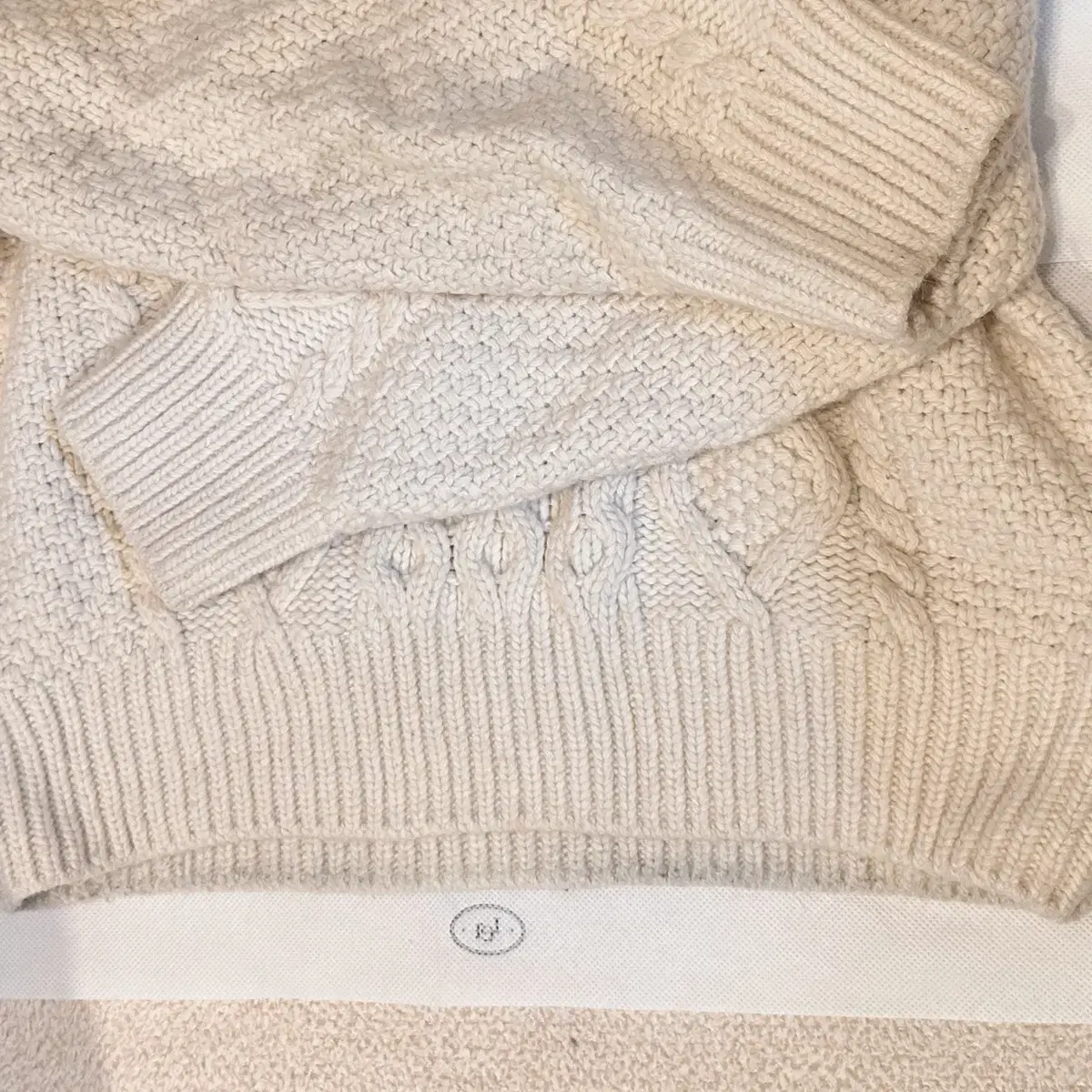 르베이스먼트 lebasement wool cable knit