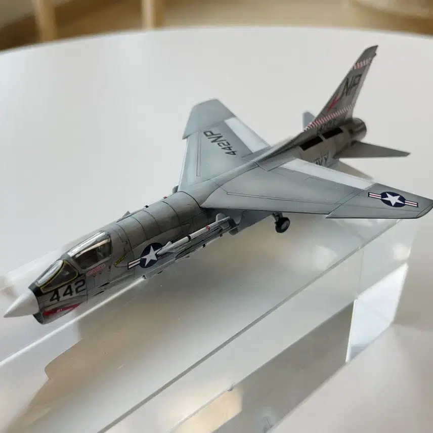 도색작 1/144 크루세이더 F-8 전투기