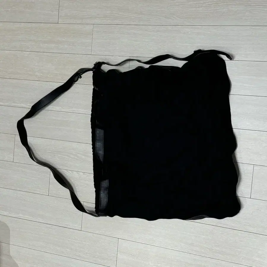 해칭룸 Belt Bag Crease Black 크로스백