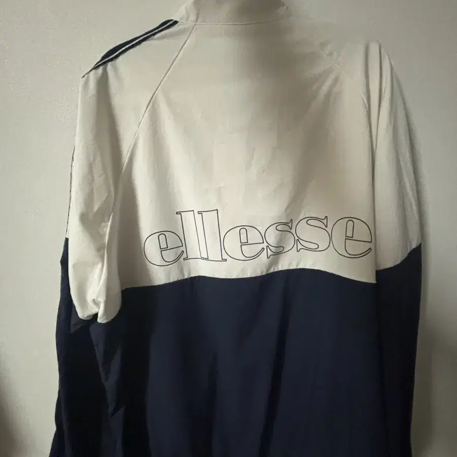 ellesse 바람막이