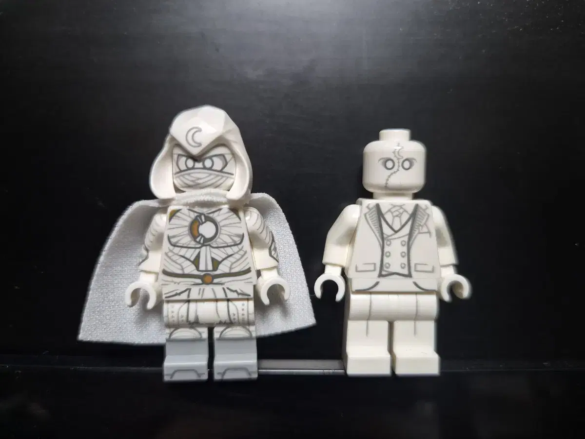 Selling LEGO Moon Knight sets