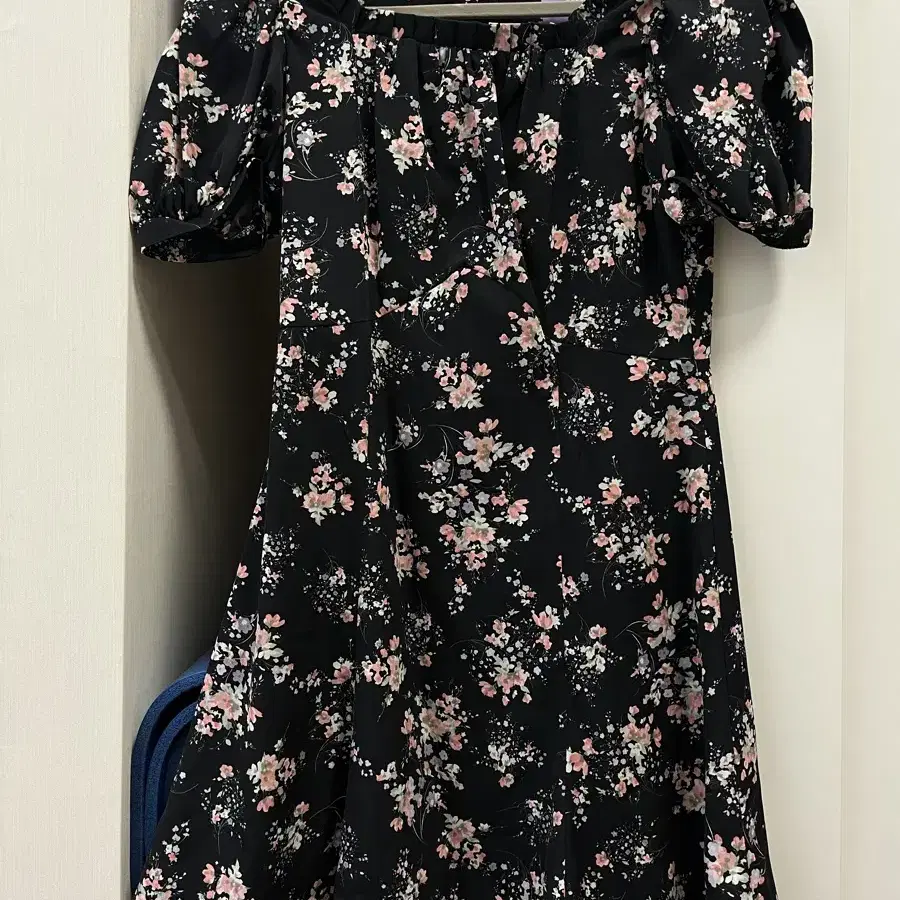 미드나잇서커스 플라워 원피스 Flower Square Neck Dress