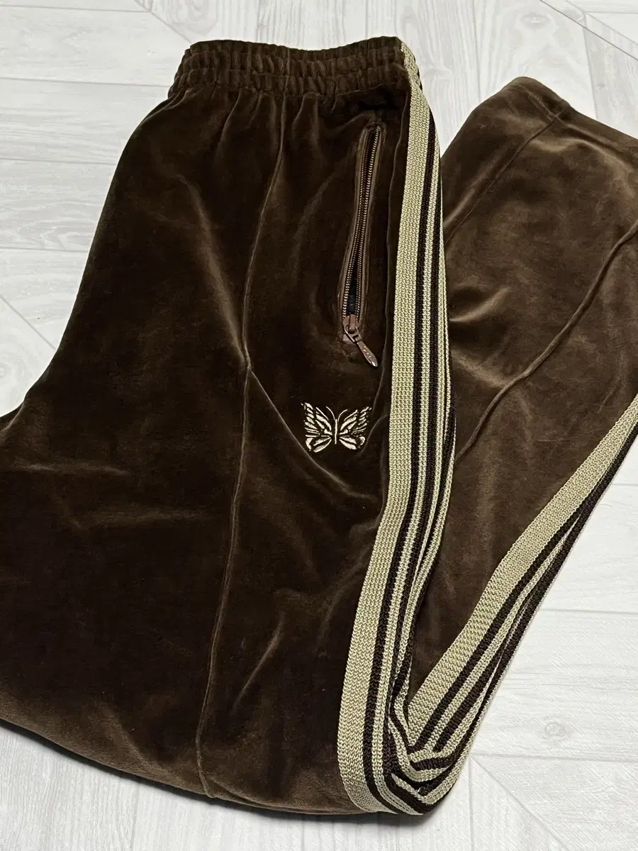 [M] Needles Narrows Track Pants Velour Brown