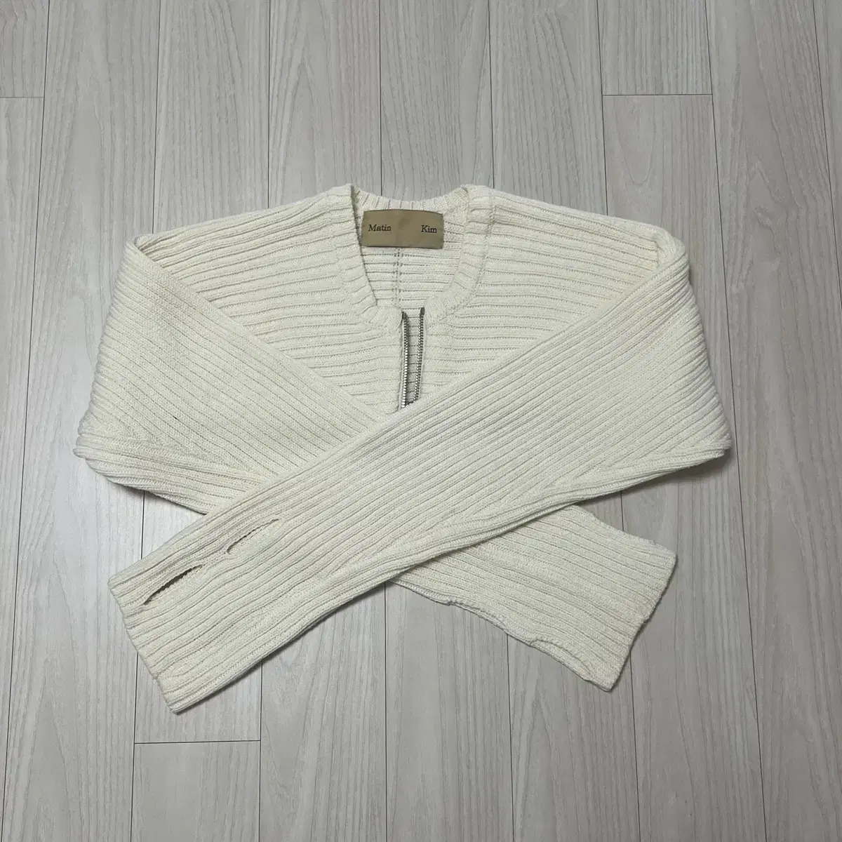 FINGER HOLE KNIT BOLERO 마뗑킴 볼레로 가디건