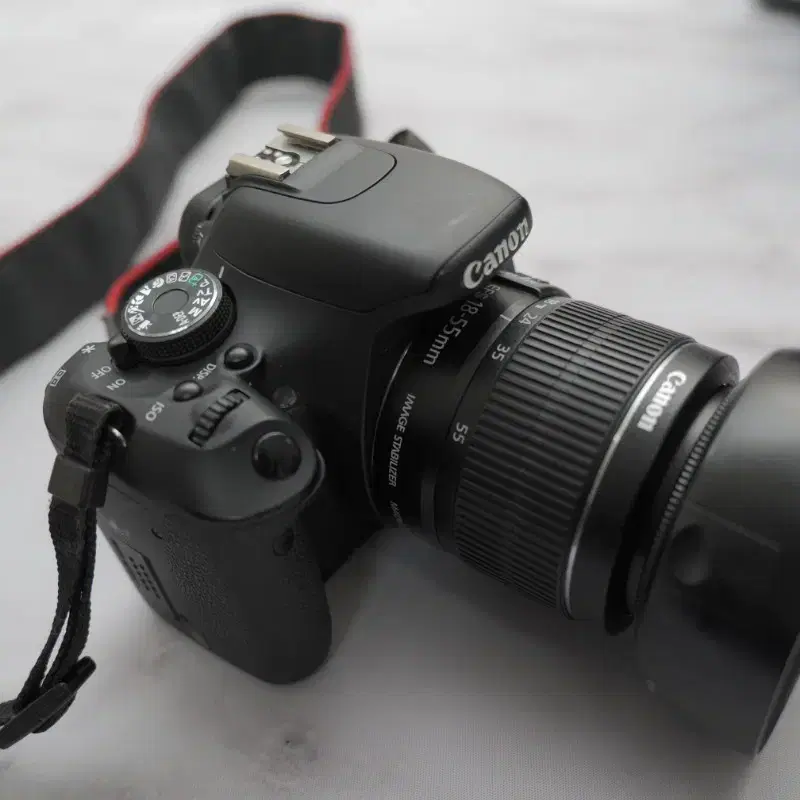 캐논 EOS 600D 카메라와 18-55 렌즈 세트