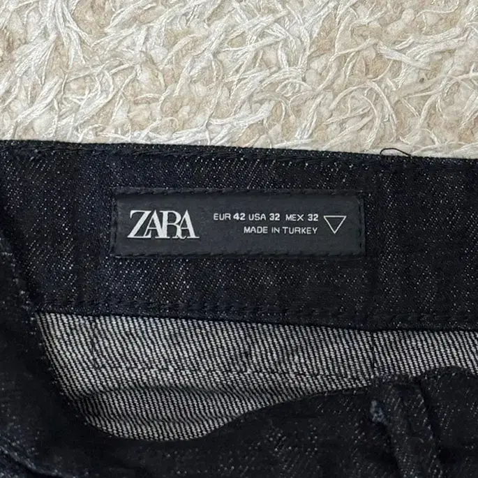 32)ZARA 자라 세미와이드 데님팬츠