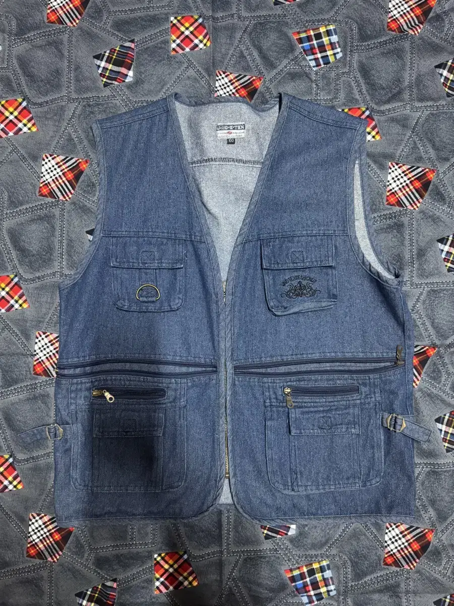 [105] Denim Pocket Vest