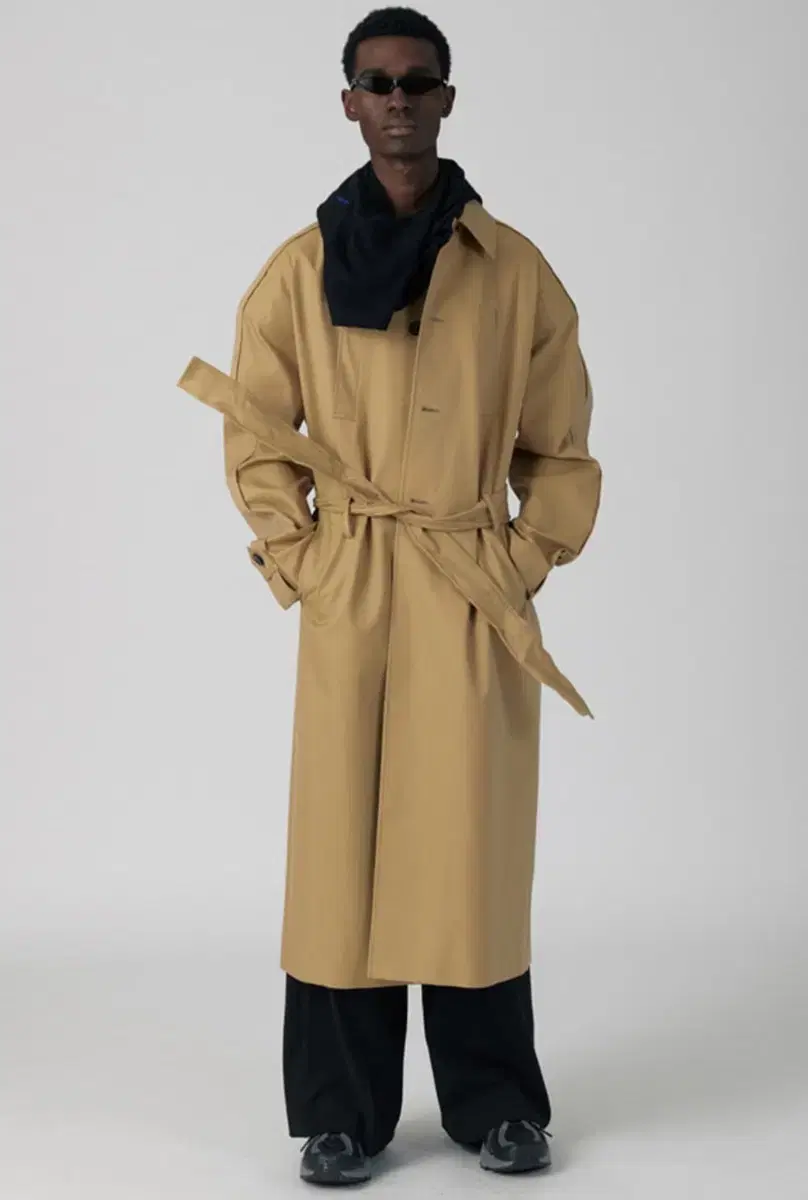 A2) black Arthur Errer 20ss matching trench coat