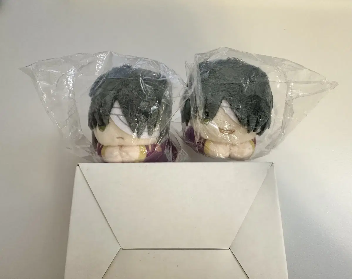 Bulk of 2 Gintama Takasugi Hug Kyara (Normal + Smiley Face Pre-Order Benefit)