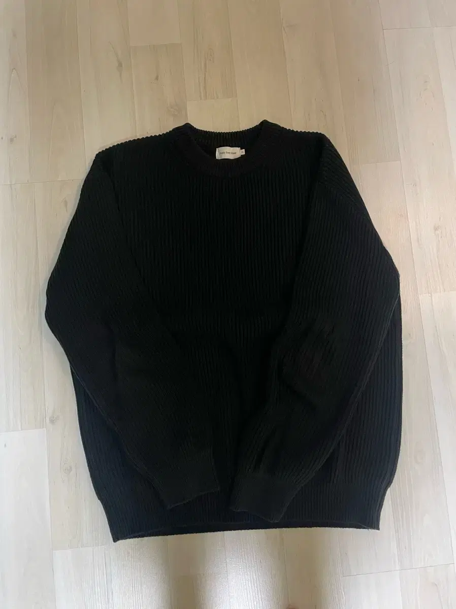 Steady Everywhere Crew Neck Knit Black