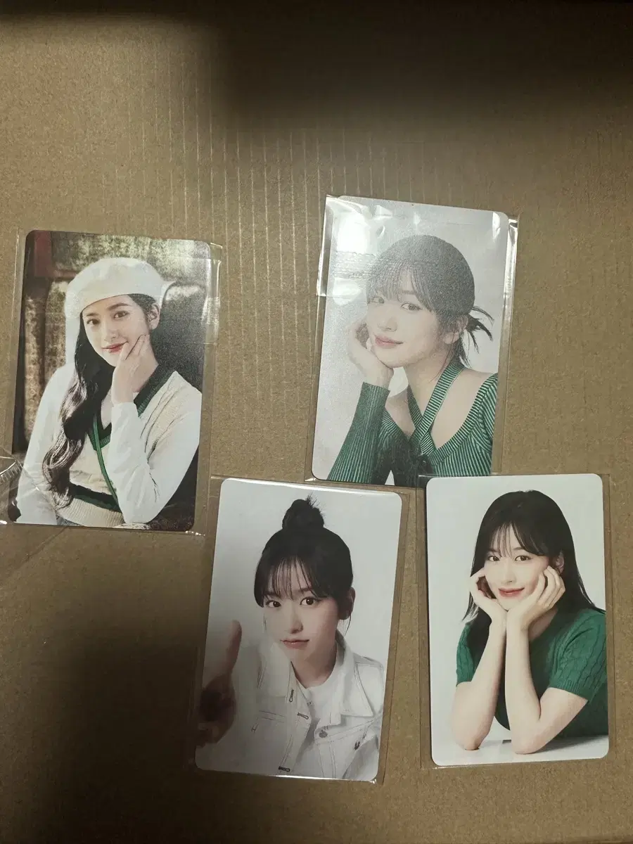 Hana Bank ive ahn yujin Amulet Photo Card Set