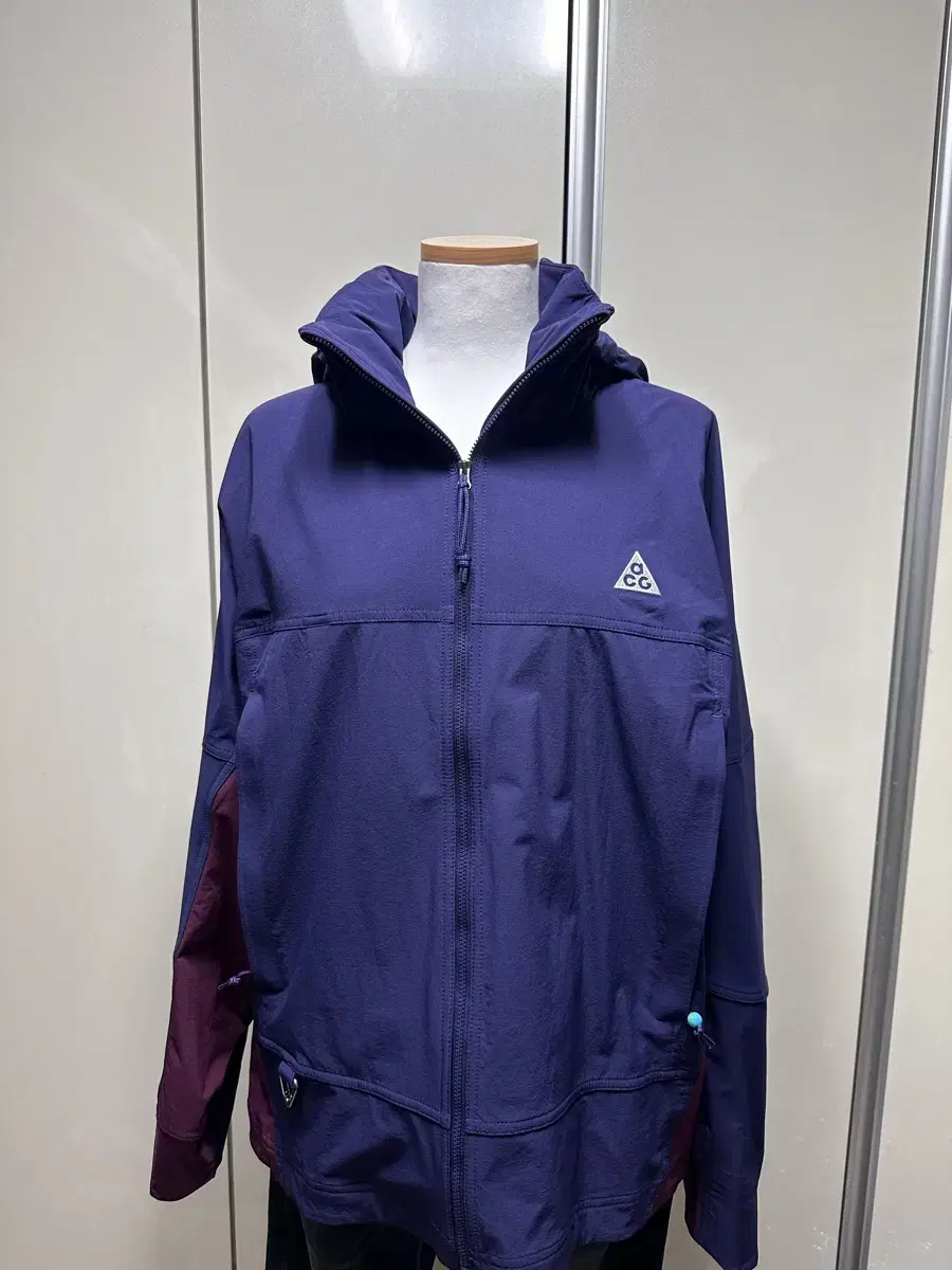 Nike ACG Sun Fairer XL for sale.