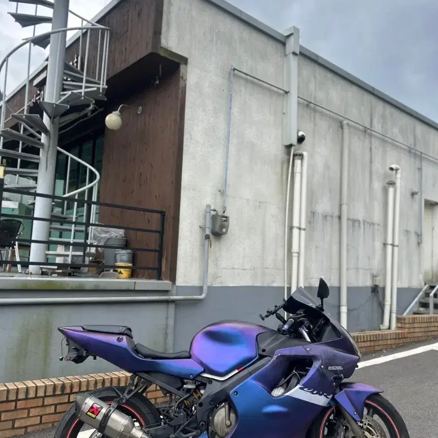 CBR600F4i