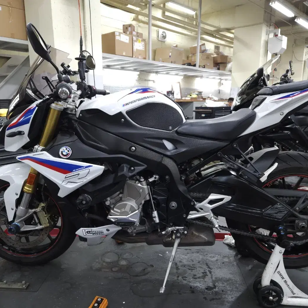 bmw s1000r