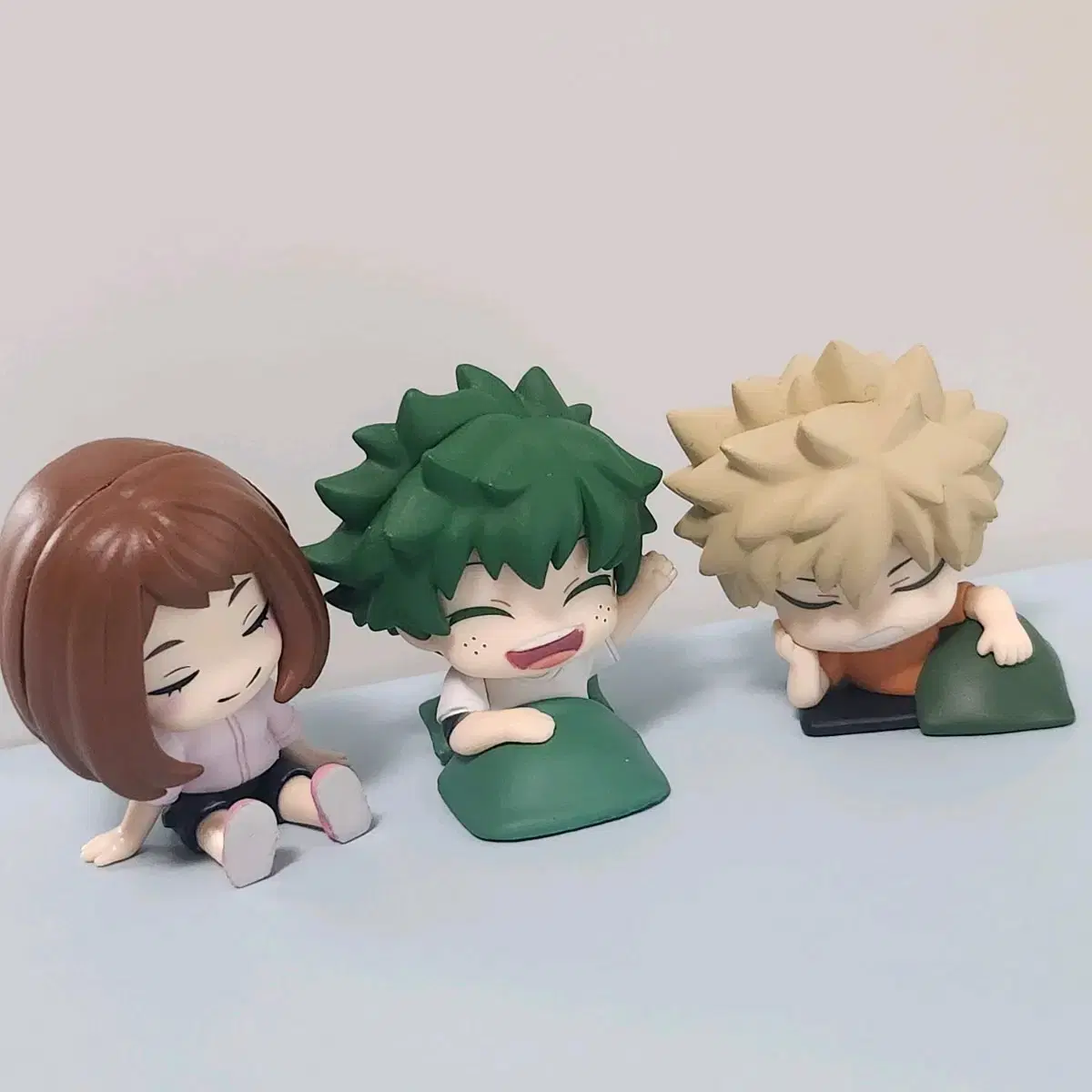 Hiroaka Bakugo Midoriya Onemutan Uraraka Shoulder Thump