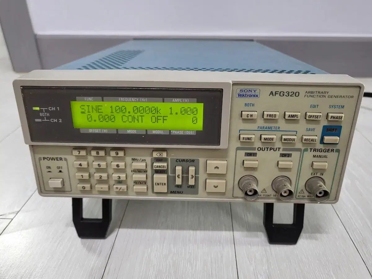 Tektronix AFG320 팝니다.