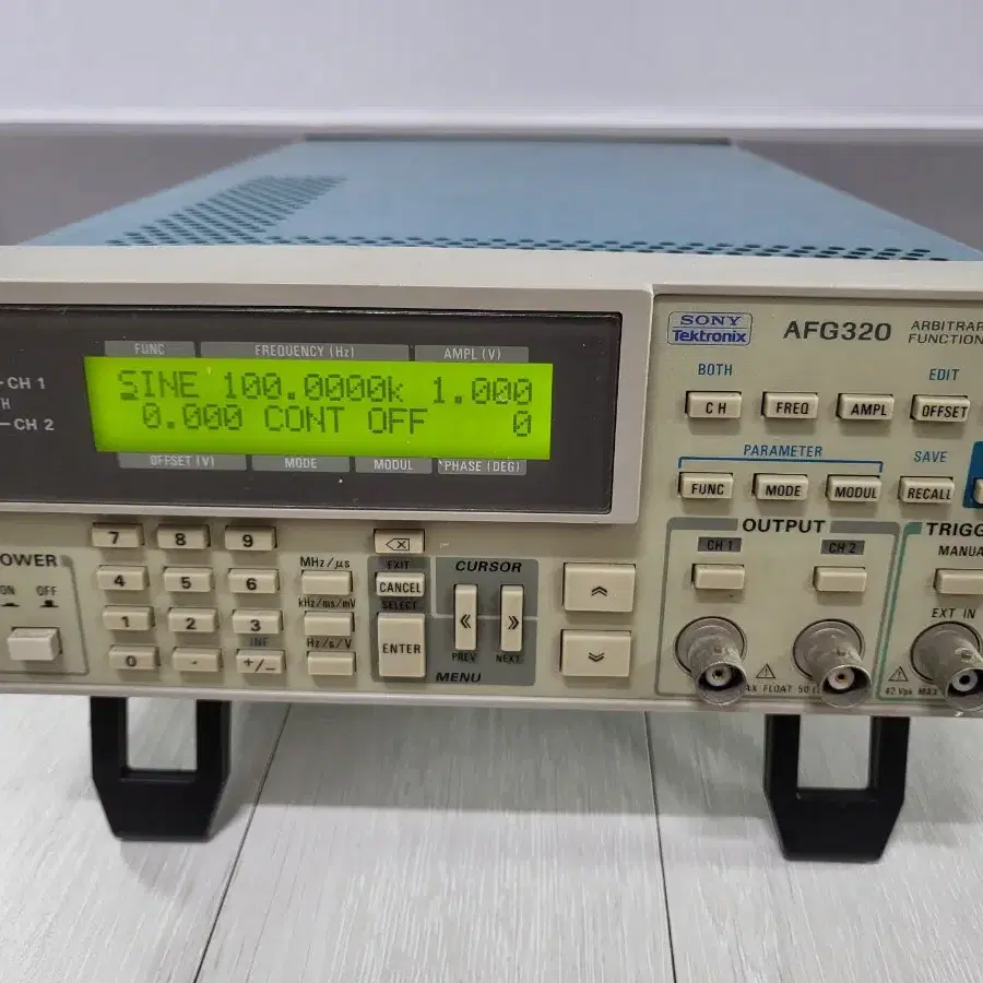 Tektronix AFG320 팝니다.