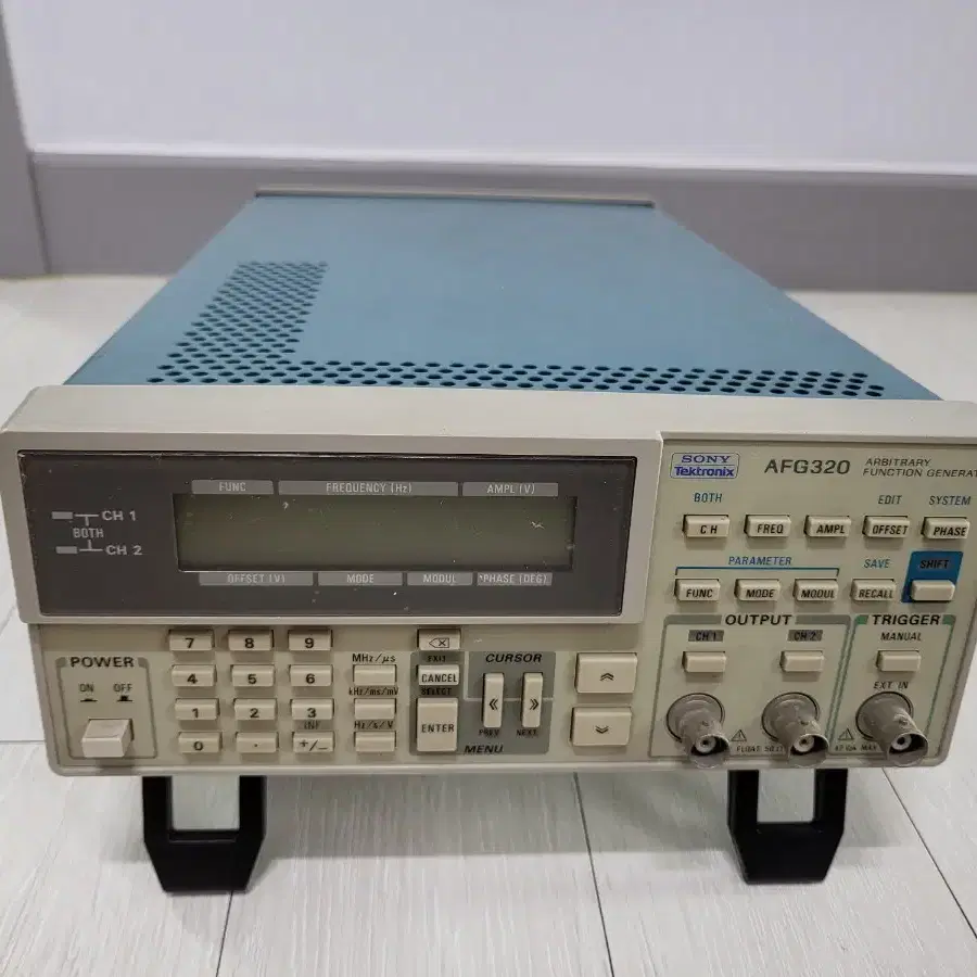 Tektronix AFG320 팝니다.