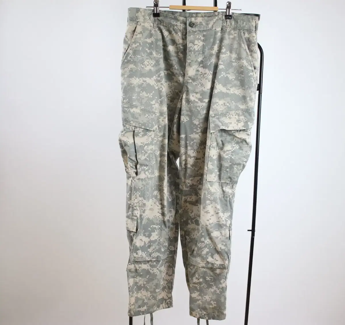 US Army ACU Pants Size Medium Short