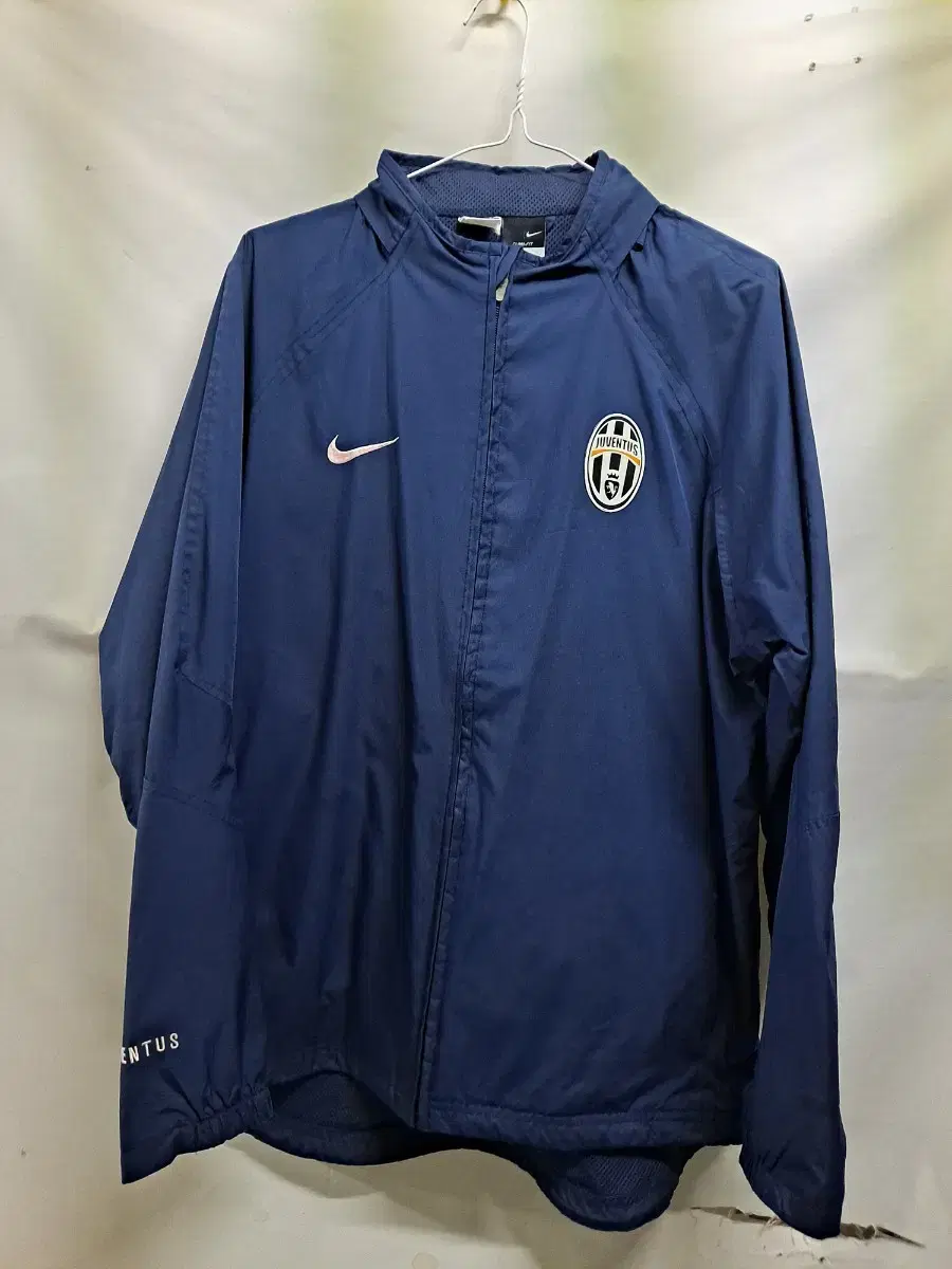 (100) Juventus Windbreaker