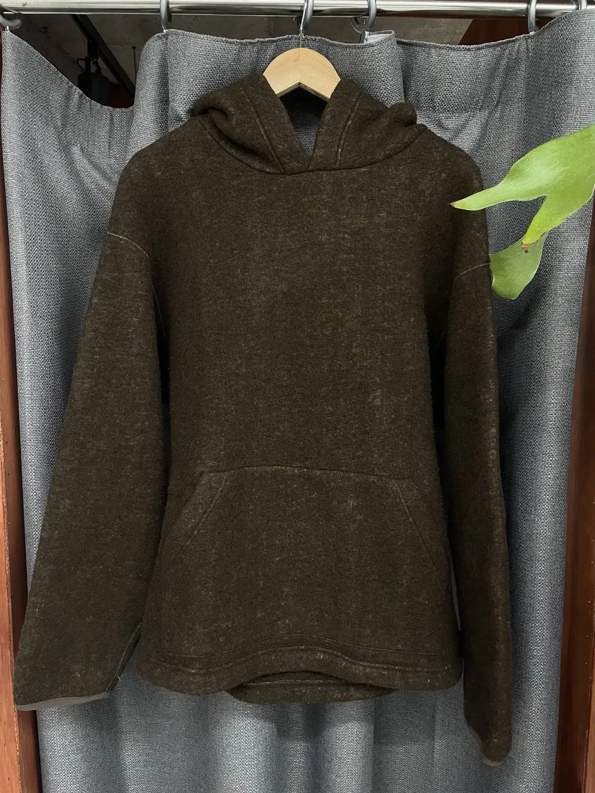 unfil wool hoodie