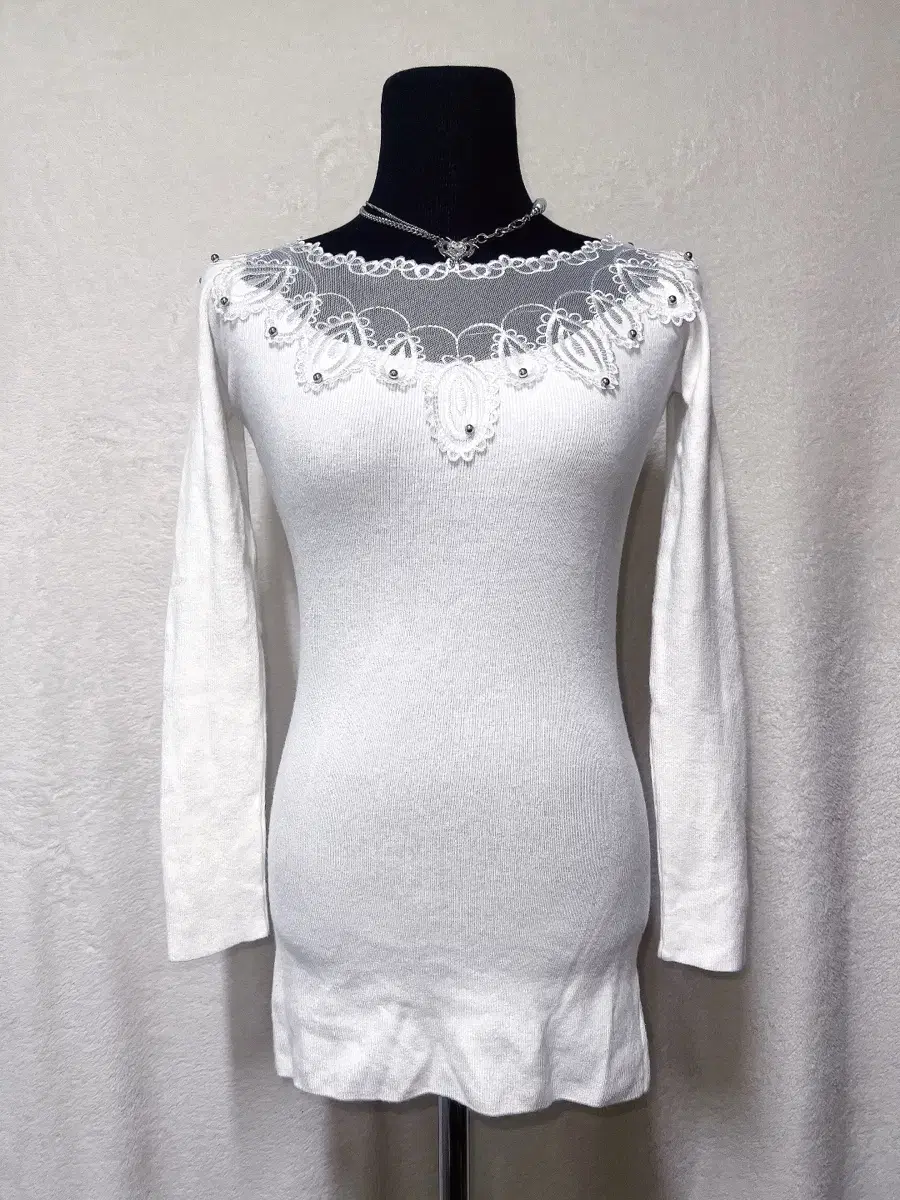 Pure white off-the-shoulder knit jin layered medieval romantic gyaru lew rogale gothic dalchen