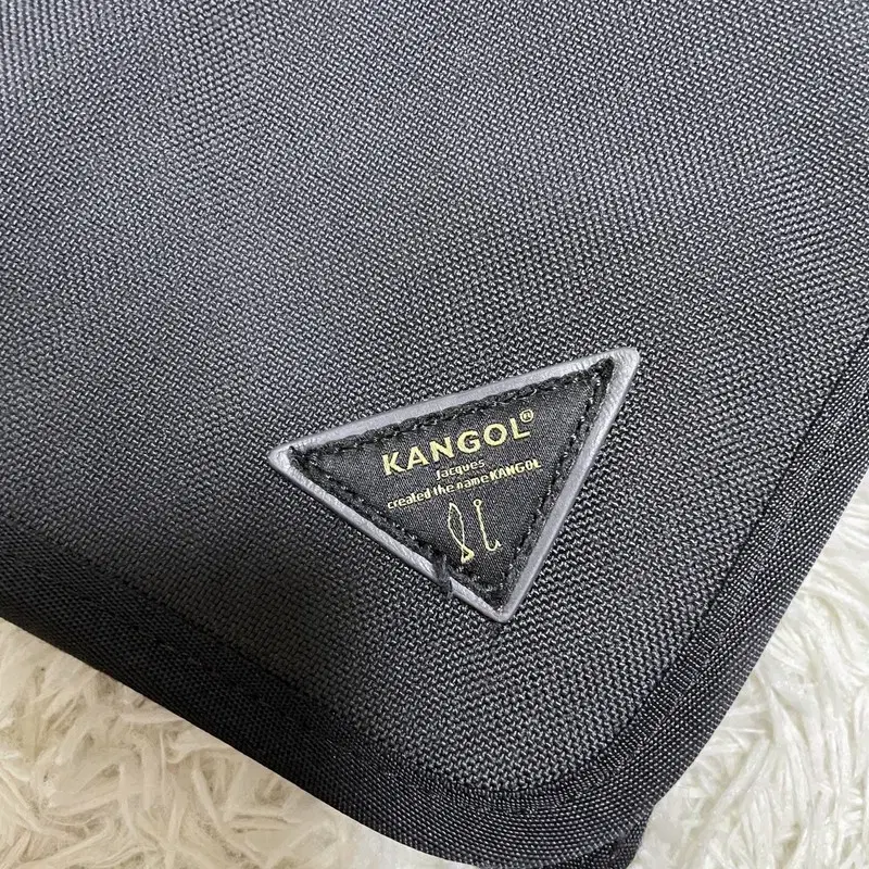 KANGOL 캉골 클러치백