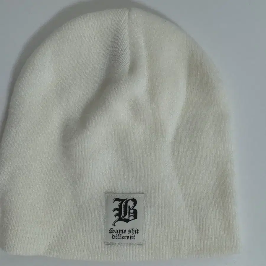 배디 비니 badee Mila Graphic Beanie Ivory