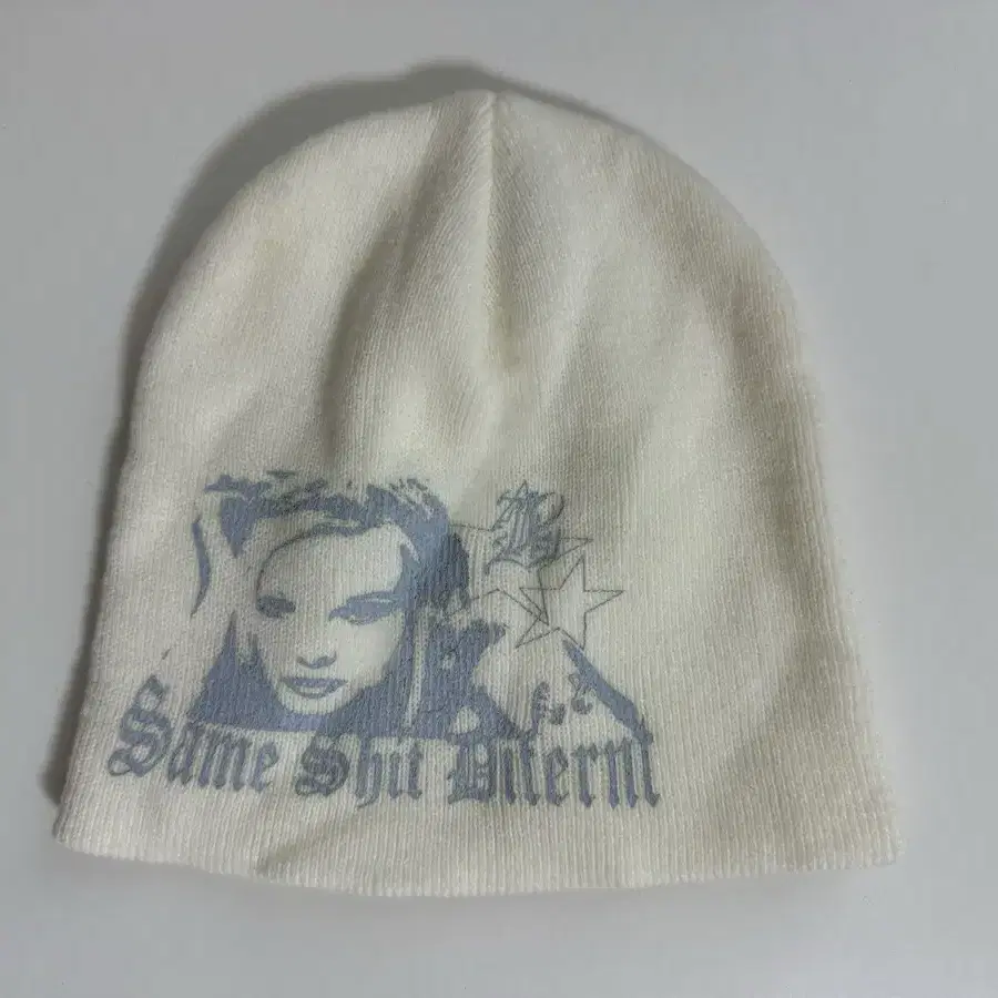 배디 비니 badee Mila Graphic Beanie Ivory