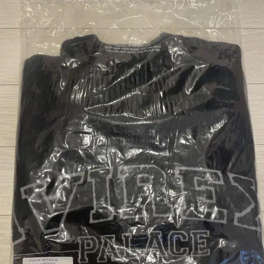 Palace x Avirex 팔라스 아비렉스 니트 블랙 s사이즈