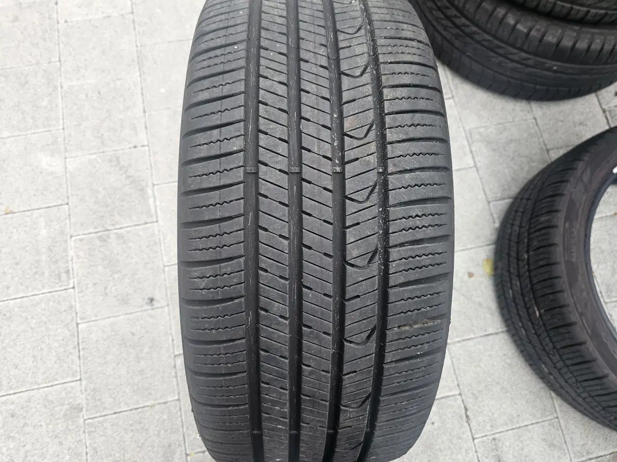 245/40R19  피렐리  중고타이어  1본 판매