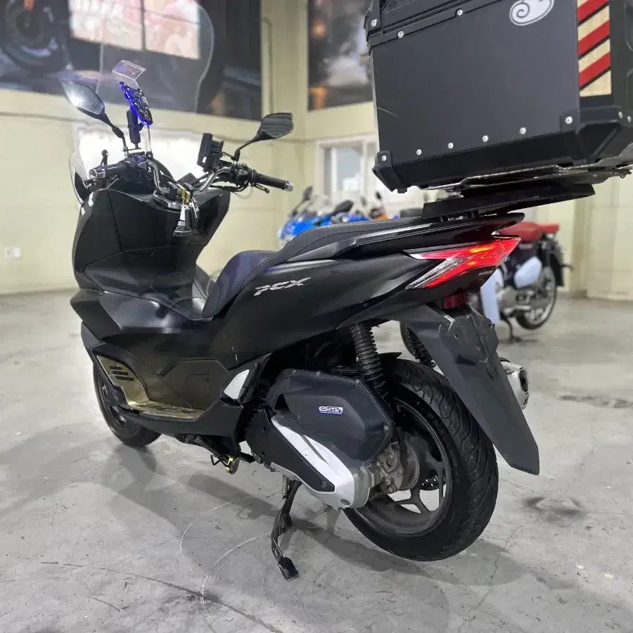 혼다 PCX125ABS 2021년 2.5만KM 무광블랙 배달셋팅차량판매