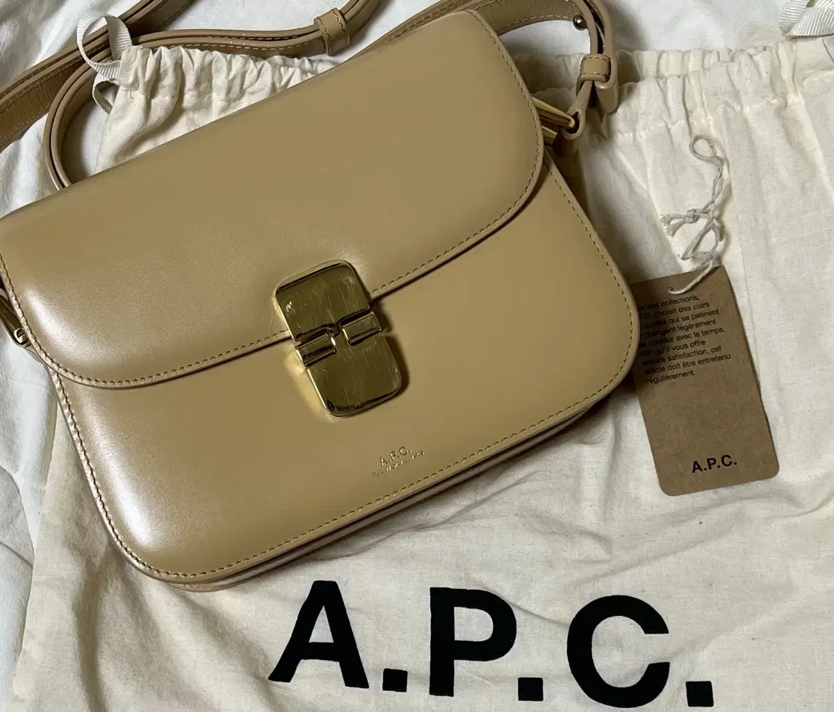 A.P.C 아페쎄 그레이스 백 / 스몰 베이지