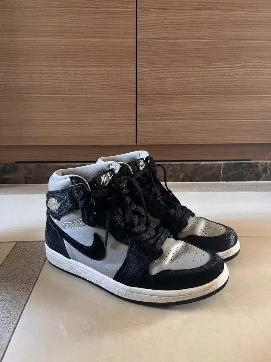 (W) Jordan 1 Retro High OG Medium Grey