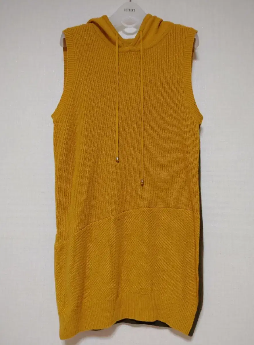 Olivia Lauren Sleeveless Hooded Knit