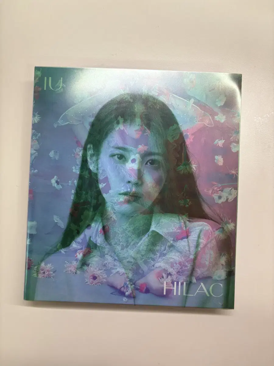 IU iu hylak simple unsealed album