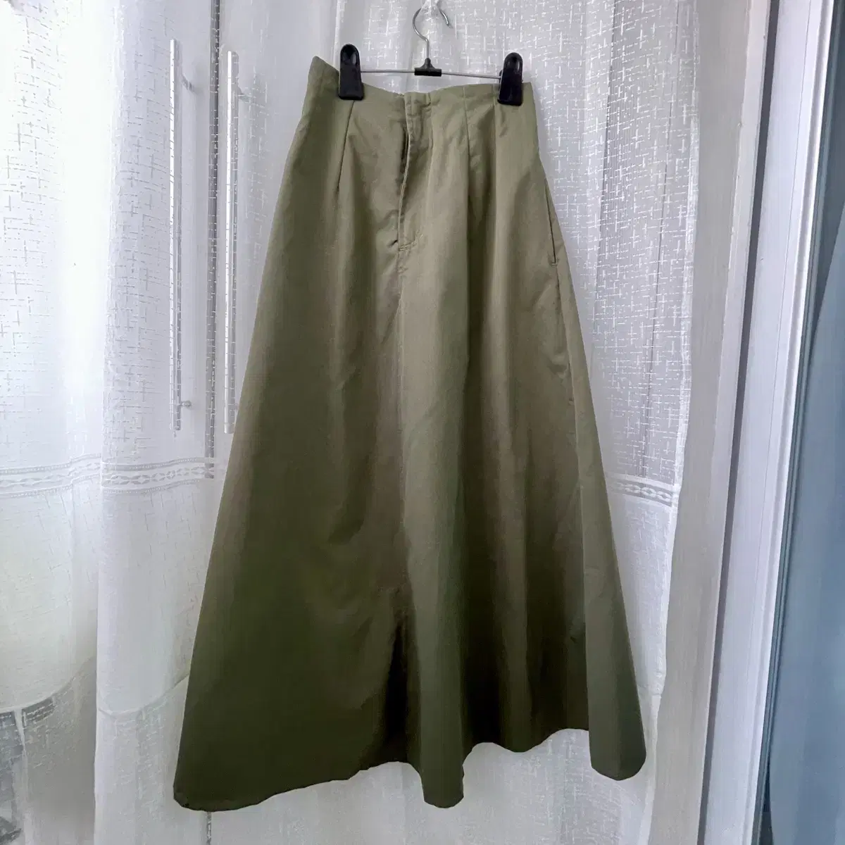 Mori Vintage) khaki A-line long skirt is so pretty.