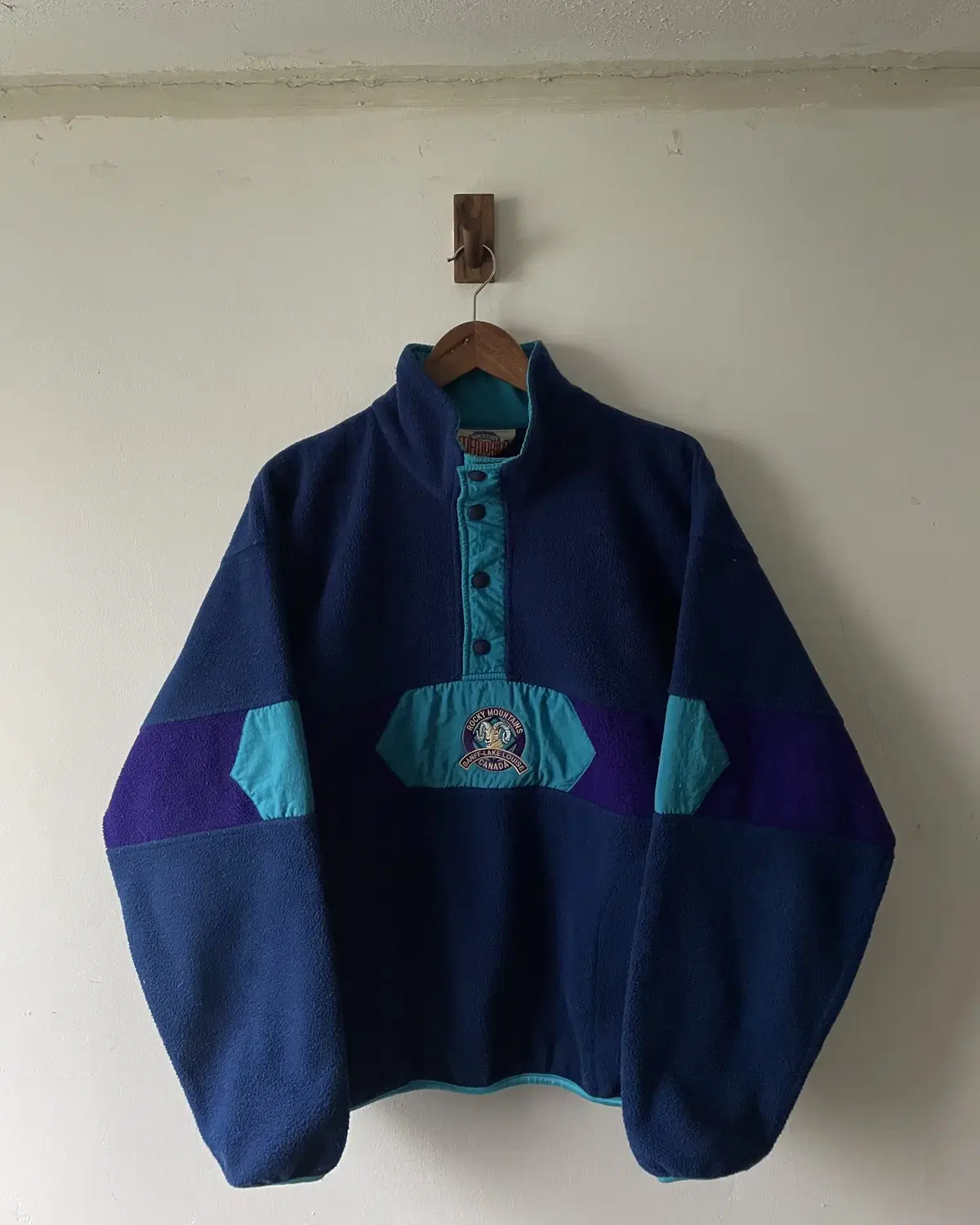 Rocky Mountain Canada Vintage pullover