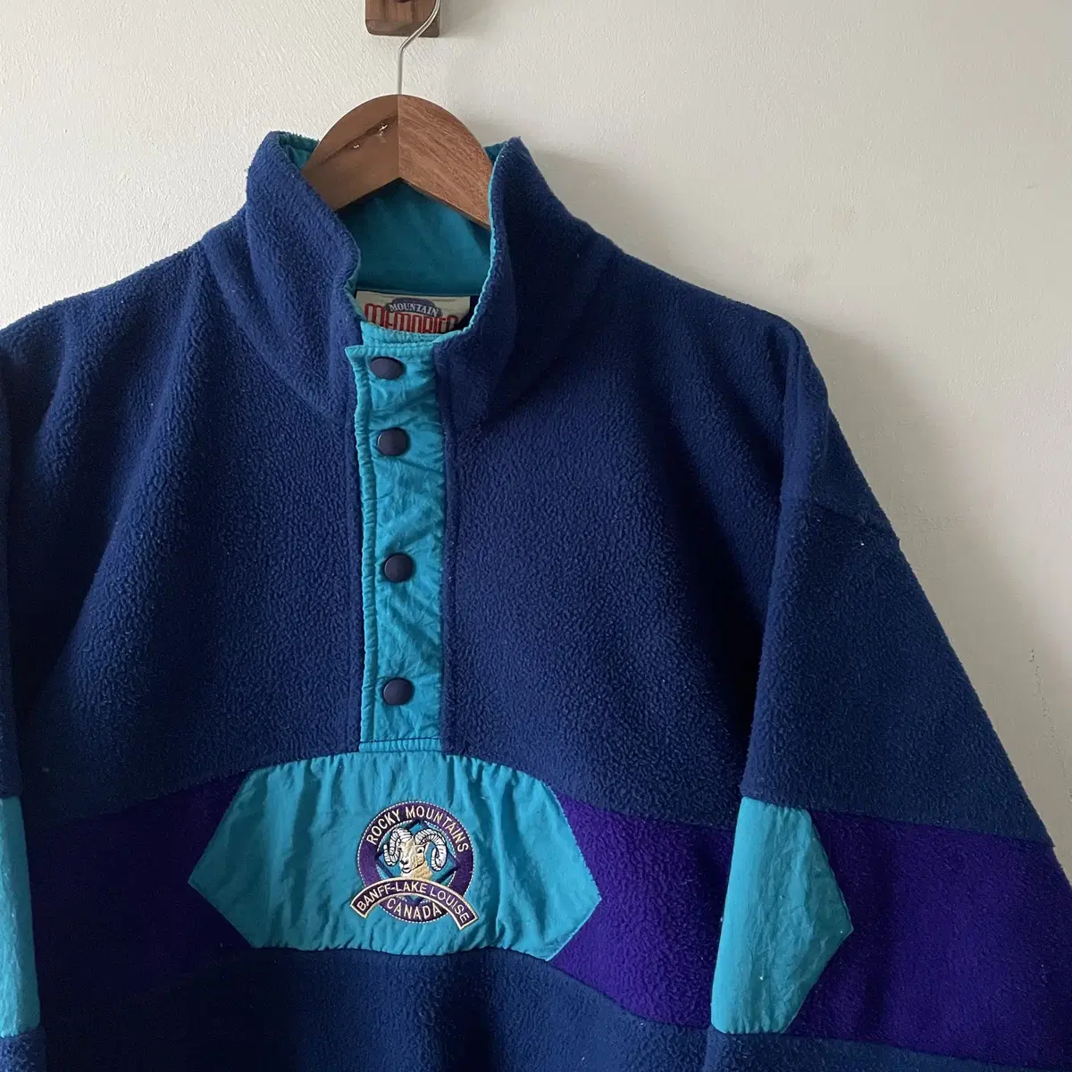 Rocky Mountain Canada Vintage pullover