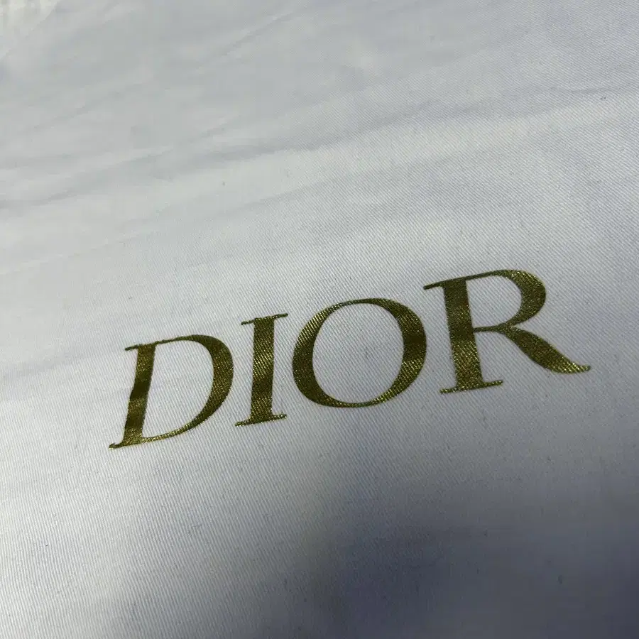 디올 DIOR 더스트백 판매합니다.