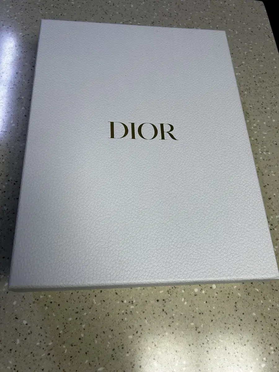 디올 DIOR 포장 박스 판매합니다.