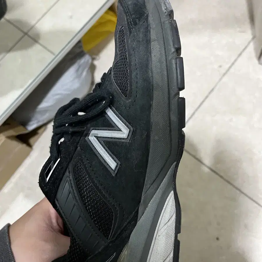 뉴발란스 990v4