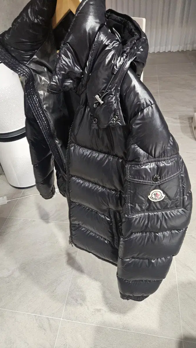 Moncler maya padding genuine size 5 in good condition