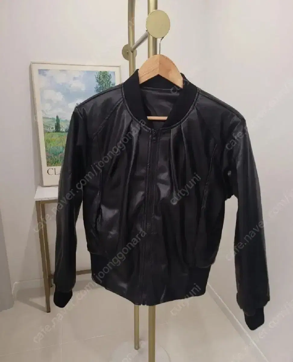 Shirring Pin-tuck Leather Blouson