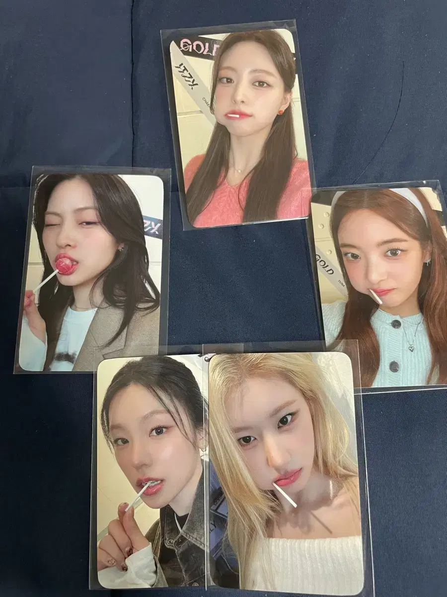 Itzy unreleased Photocard yeji yuna chaeryeong lia ryujin Set of 2