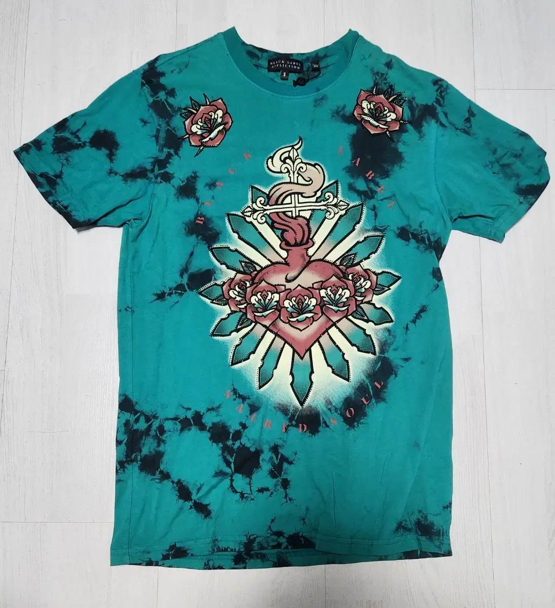 Affliction affliction S size short sleeve t-shirt mintlove sells.