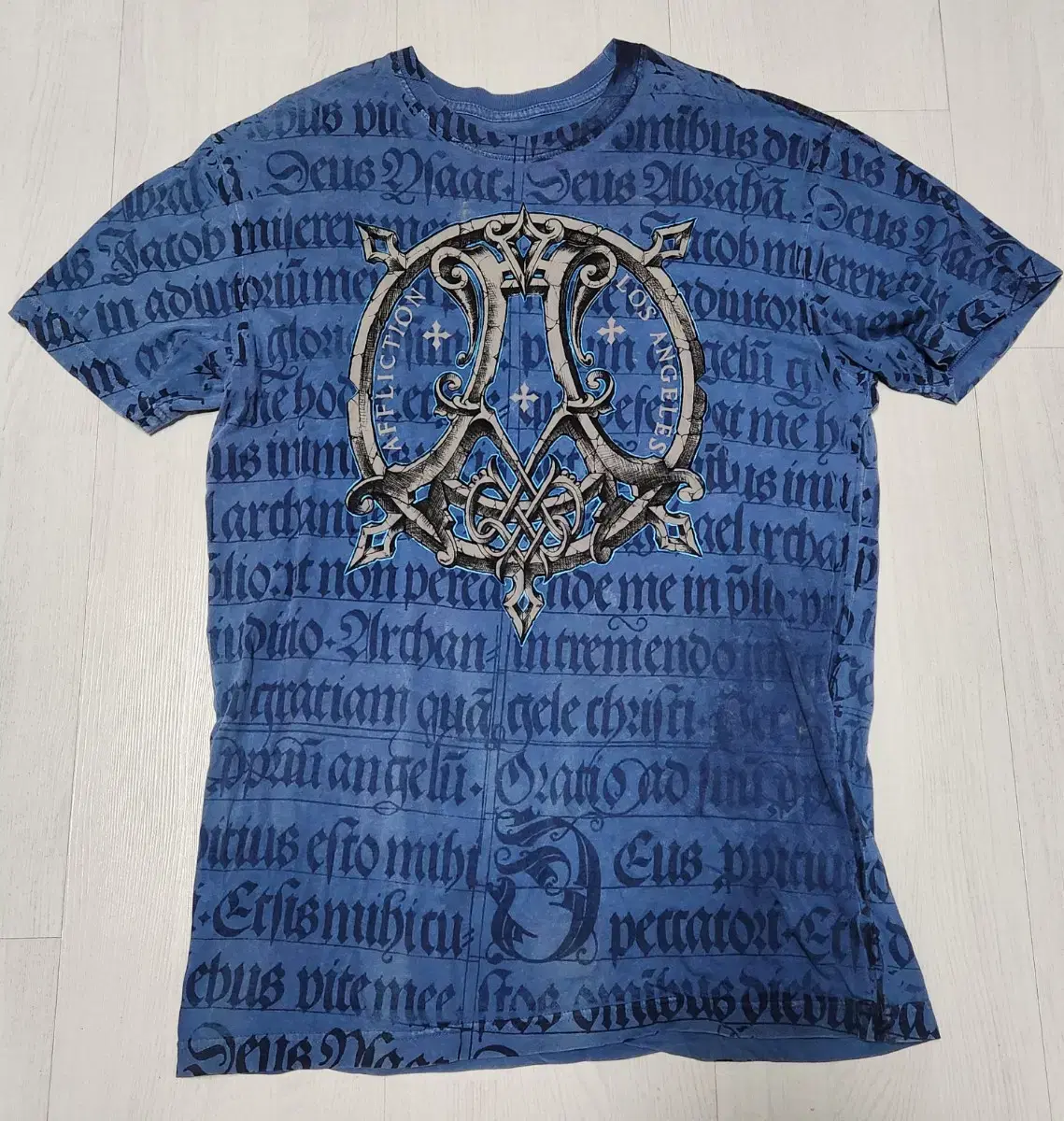 Selling Affliction affliction size S short sleeve t-shirt bloo ring.