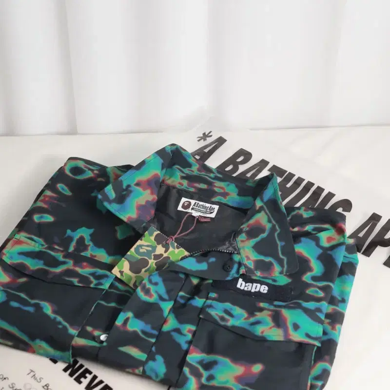 Bape 카모플라쥬 홀로그램 자켓 바람막이